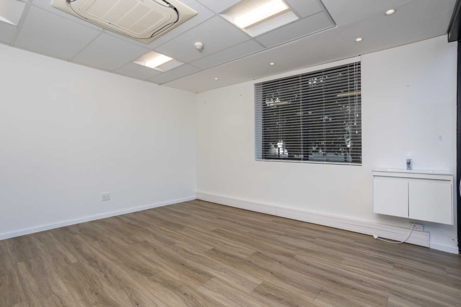 To Let commercial Property for Rent in Val De Vie Estate Western Cape